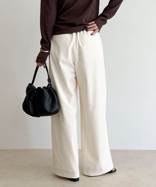 fredy emue（フレディエミュ）の「シャンブレーデニムライクイージーパンツ（その他パンツ・レディース・ネイビー/オフホワイト・34/36/38）」の5枚目の写真