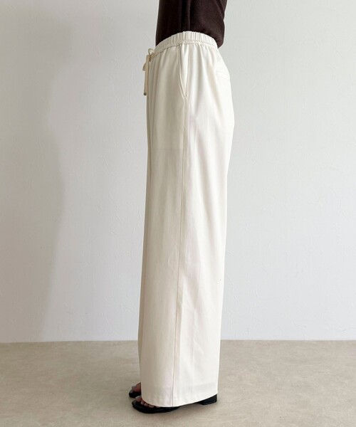 fredy emue（フレディエミュ）の「シャンブレーデニムライクイージーパンツ（その他パンツ・レディース・ネイビー/オフホワイト・34/36/38）」の8枚目の写真