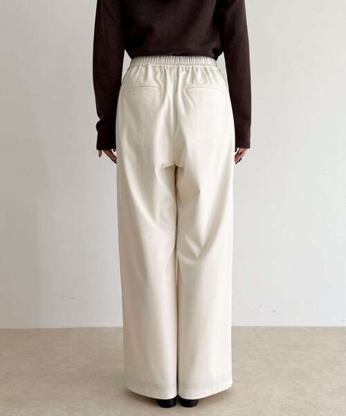 fredy emue（フレディエミュ）の「シャンブレーデニムライクイージーパンツ（その他パンツ・レディース・ネイビー/オフホワイト・34/36/38）」の9枚目の写真