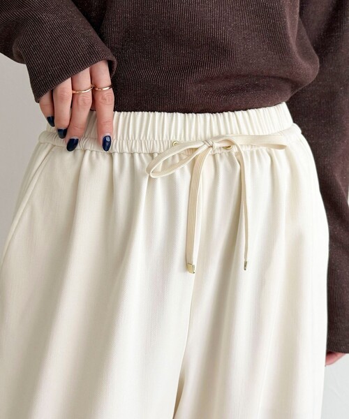 fredy emue（フレディエミュ）の「シャンブレーデニムライクイージーパンツ（その他パンツ・レディース・ネイビー/オフホワイト・34/36/38）」の10枚目の写真