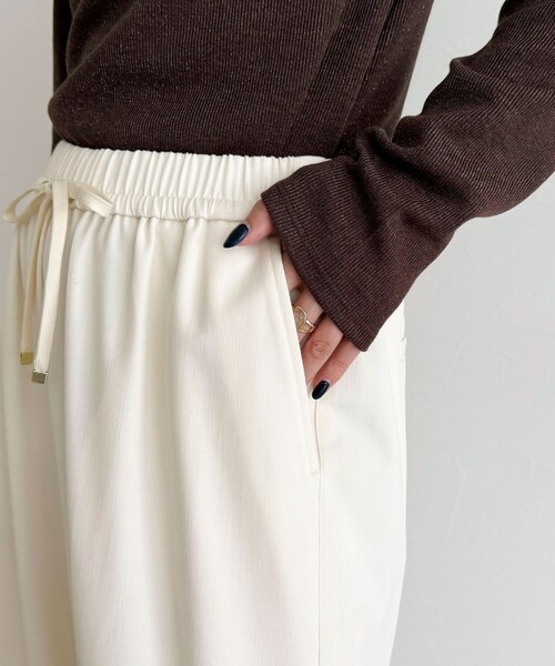 fredy emue（フレディエミュ）の「シャンブレーデニムライクイージーパンツ（その他パンツ・レディース・ネイビー/オフホワイト・34/36/38）」の11枚目の写真