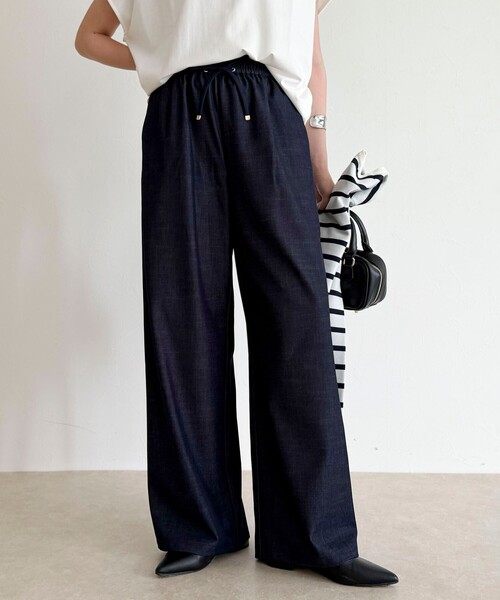 fredy emue（フレディエミュ）の「シャンブレーデニムライクイージーパンツ（その他パンツ・レディース・ネイビー/オフホワイト・34/36/38）」の18枚目の写真