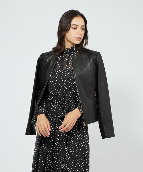 EPOCA（エポカ）の「【EPOCA STORIA】ソフトラムレザージャケット《WEB＆EPOCA THE SHOP店舗限定》（ライダースジャケット・レディース・ベージュ/ブラック・40/38）」の3枚目の写真