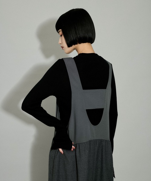 ADAM ET ROPE'（アダムエロペ）の「【WEB限定】ディープネックAラインワンピース（ワンピース・レディース・チャコールグレー/ブラック系その他/ブラウン系その他・36/38）」の7枚目の写真