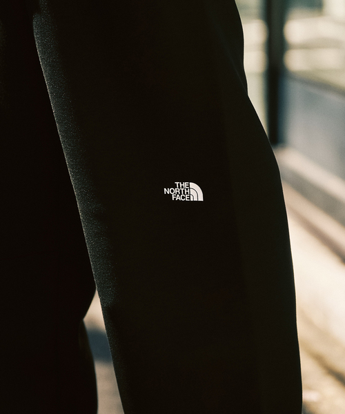 THE NORTH FACE（ザノースフェイス）の「THE NORTH FACE / ザ ノースフェイス Tech Air Sweat Pant（スウェットパンツ・メンズ・ブラック/チャコールグレー・X-LARGE/LARGE/MEDIUM）」の9枚目の写真
