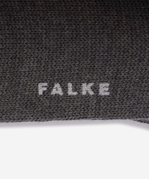 FALKE(ファルケ)の「FALKE | 47520 STRIGGINGS RIB SOCKS WOMEN(ソックス/靴下・レディース・ブラック/オフホワイト/ダークグレー/ブラウン/レッド系その他/ダークブラウン・35/38)」の9枚目の写真