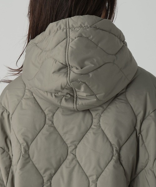 Elura（エルーラ）の「＜UNIVERSAL OVERALL別注＞キルティングフードブルゾン/579951（ブルゾン・レディース・カーキ/ブラック/ダークブラウン・FREE）」の6枚目の写真