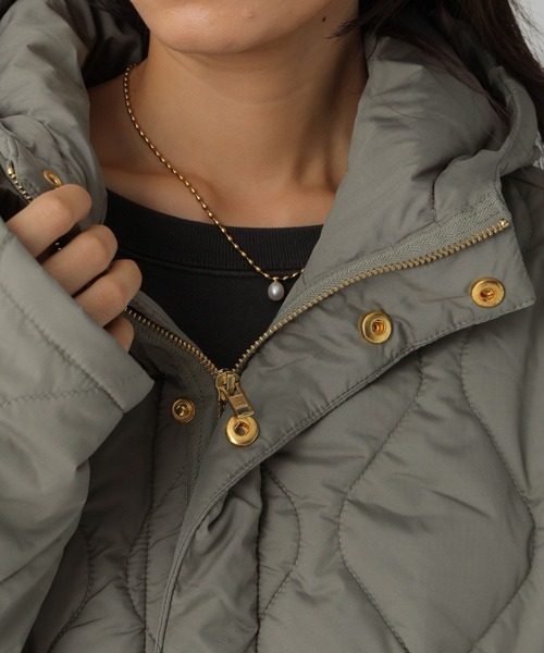 Elura（エルーラ）の「＜UNIVERSAL OVERALL別注＞キルティングフードブルゾン/579951（ブルゾン・レディース・カーキ/ブラック/ダークブラウン・FREE）」の12枚目の写真