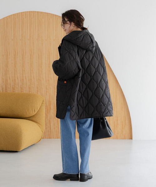 Elura（エルーラ）の「＜UNIVERSAL OVERALL別注＞キルティングフードブルゾン/579951（ブルゾン・レディース・カーキ/ブラック/ダークブラウン・FREE）」の21枚目の写真