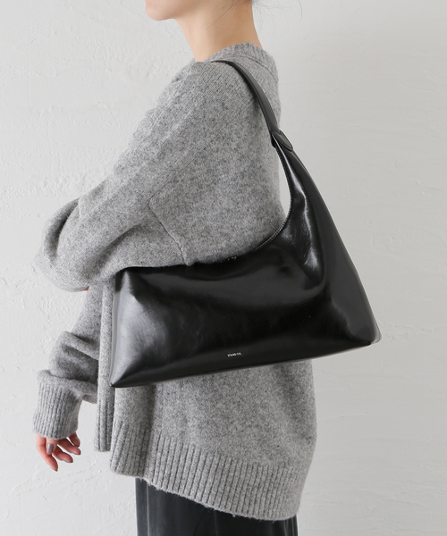 STANDOIL スタンドオイル　クラムバック　ブラック　韓国 STANDOIL（スタンドオイル）の「STAND OIL PLUMP BAG LARGE