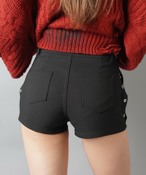 SPINNS（スピンズ）の「ハトメスタッズがアクセント★ストレッチショートパンツ/2サイズ展開（その他パンツ・レディース・ブラック・ONESIZE/M/S）」の7枚目の写真