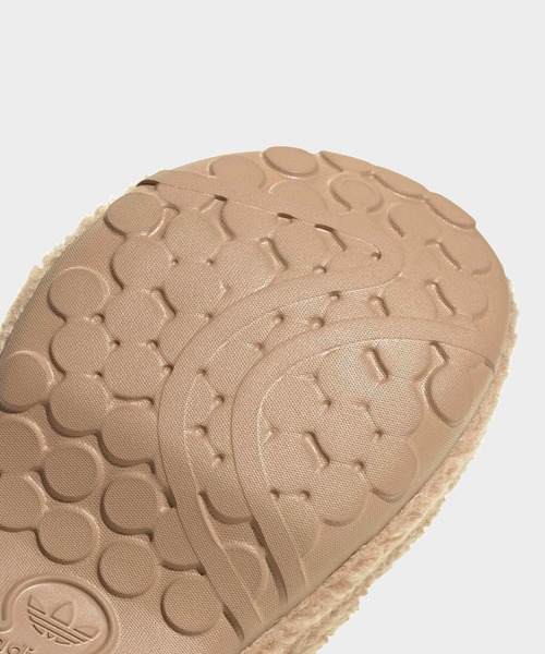 adidas（アディダス）の「【adidas / アディダス】スタン ミュール/ADIFOMSTANMULE/靴/もこもこ/スリッポン【WEB限定】（スリッポン・レディース・ブラック/ベージュ・22.5/23.5/24.5）」の5枚目の写真
