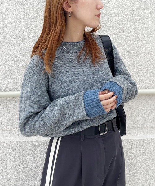 ISOOK（アイスー）の「【ISOOK / アイスー】アクリルモヘア配色レイヤードニット / カラーニット セーター プルオーバー 長袖 バイカラー 配色トップス ミドル丈 ビッグシルエット オーバーサイズ ボリュームスリーブ クルーネック グレー チャコール 春ニット 春服 無地 ZOZOTOWN限定（ニット/セーター・レディース・グレー/チャコールグレー/レッド・FREE）」の2枚目の写真