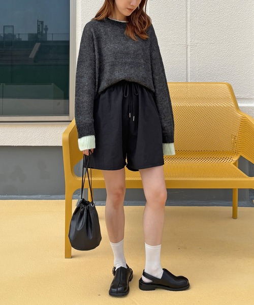 ISOOK（アイスー）の「【ISOOK / アイスー】アクリルモヘア配色レイヤードニット / カラーニット セーター プルオーバー 長袖 バイカラー 配色トップス ミドル丈 ビッグシルエット オーバーサイズ ボリュームスリーブ クルーネック グレー チャコール 春ニット 春服 無地 ZOZOTOWN限定（ニット/セーター・レディース・グレー/チャコールグレー/レッド・FREE）」の19枚目の写真