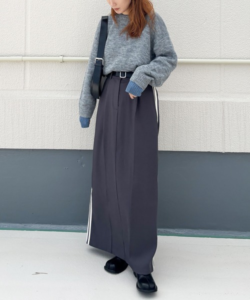 ISOOK（アイスー）の「【ISOOK / アイスー】アクリルモヘア配色レイヤードニット / カラーニット セーター プルオーバー 長袖 バイカラー 配色トップス ミドル丈 ビッグシルエット オーバーサイズ ボリュームスリーブ クルーネック グレー チャコール 春ニット 春服 無地 ZOZOTOWN限定（ニット/セーター・レディース・グレー/チャコールグレー/レッド・FREE）」の10枚目の写真