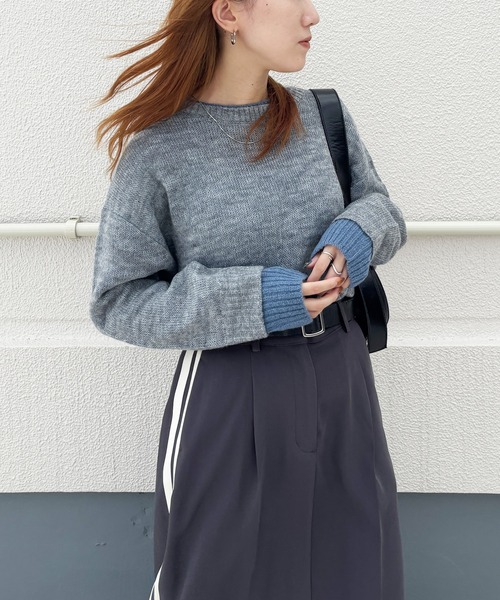 ISOOK（アイスー）の「【ISOOK / アイスー】アクリルモヘア配色レイヤードニット / カラーニット セーター プルオーバー 長袖 バイカラー 配色トップス ミドル丈 ビッグシルエット オーバーサイズ ボリュームスリーブ クルーネック グレー チャコール 春ニット 春服 無地 ZOZOTOWN限定（ニット/セーター・レディース・グレー/チャコールグレー/レッド・FREE）」の21枚目の写真