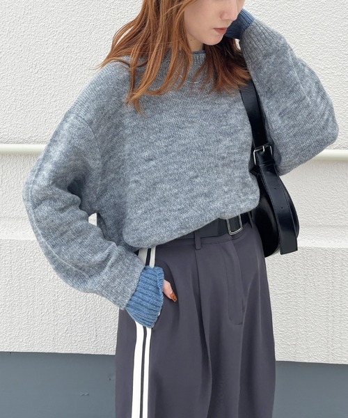 ISOOK（アイスー）の「【ISOOK / アイスー】アクリルモヘア配色レイヤードニット / カラーニット セーター プルオーバー 長袖 バイカラー 配色トップス ミドル丈 ビッグシルエット オーバーサイズ ボリュームスリーブ クルーネック グレー チャコール 春ニット 春服 無地 ZOZOTOWN限定（ニット/セーター・レディース・グレー/チャコールグレー/レッド・FREE）」の20枚目の写真