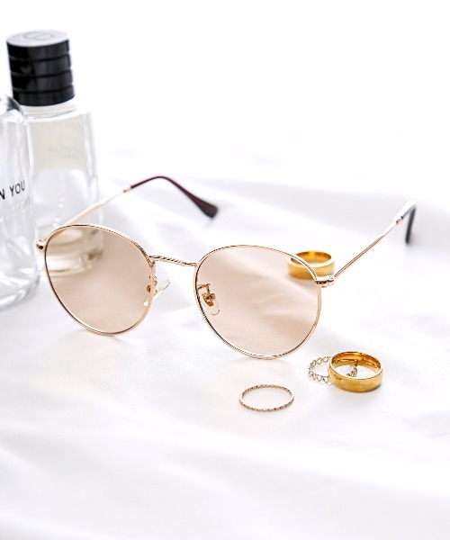 LUXSTYLE(ラグスタイル)の「UVカットメタルボストンサングラス(サングラス・レディース・ライトピンク/ライトベージュ/グリーン系その他/ブルー系その他/ライトグレー・FREE)」の2枚目の写真