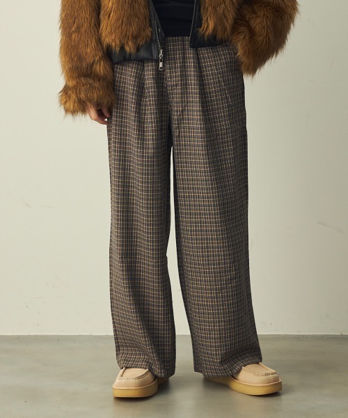 Shoowtime(ショウタイム)の「Check One-Tuck Wide Slacks / チェック1タックワイドスラックス(スラックス・メンズ・ブラック系/ブラウン系・X-LARGE/MEDIUM/LARGE)」の2枚目の写真