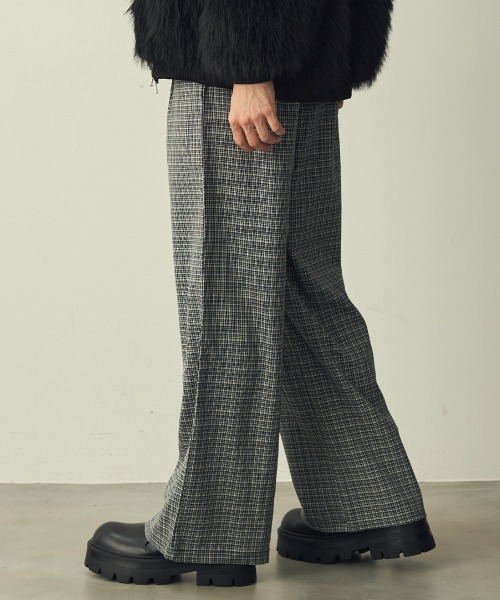 Shoowtime(ショウタイム)の「Check One-Tuck Wide Slacks / チェック1タックワイドスラックス(スラックス・メンズ・ブラック系/ブラウン系・X-LARGE/MEDIUM/LARGE)」の19枚目の写真