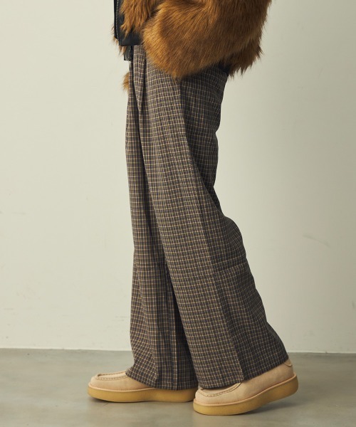 Shoowtime(ショウタイム)の「Check One-Tuck Wide Slacks / チェック1タックワイドスラックス(スラックス・メンズ・ブラック系/ブラウン系・X-LARGE/MEDIUM/LARGE)」の3枚目の写真