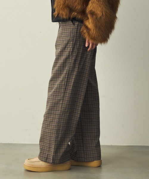 Shoowtime(ショウタイム)の「Check One-Tuck Wide Slacks / チェック1タックワイドスラックス(スラックス・メンズ・ブラック系/ブラウン系・X-LARGE/MEDIUM/LARGE)」の4枚目の写真