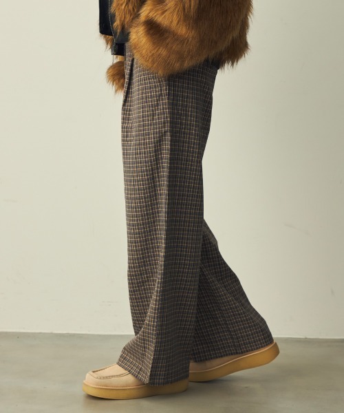 Shoowtime(ショウタイム)の「Check One-Tuck Wide Slacks / チェック1タックワイドスラックス(スラックス・メンズ・ブラック系/ブラウン系・X-LARGE/MEDIUM/LARGE)」の5枚目の写真