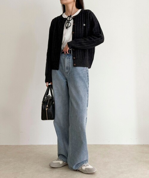 fredy emue（フレディエミュ）の「FR刺繍ケーブル柄ニットカーディガン（ニット/セーター・レディース・ブラウン/イエロー/オフホワイト/チャコールグレー・38）」の12枚目の写真