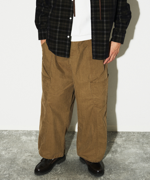 JOURNAL STANDARD（ジャーナルスタンダード）の「エアー フォーム カーゴ パンツ（カーゴパンツ・メンズ・ブラック/チャコールグレー/ブラウン系その他・MEDIUM/LARGE）」の5枚目の写真