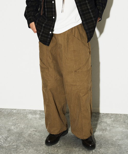 JOURNAL STANDARD（ジャーナルスタンダード）の「エアー フォーム カーゴ パンツ（カーゴパンツ・メンズ・ブラック/チャコールグレー/ブラウン系その他・MEDIUM/LARGE）」の6枚目の写真