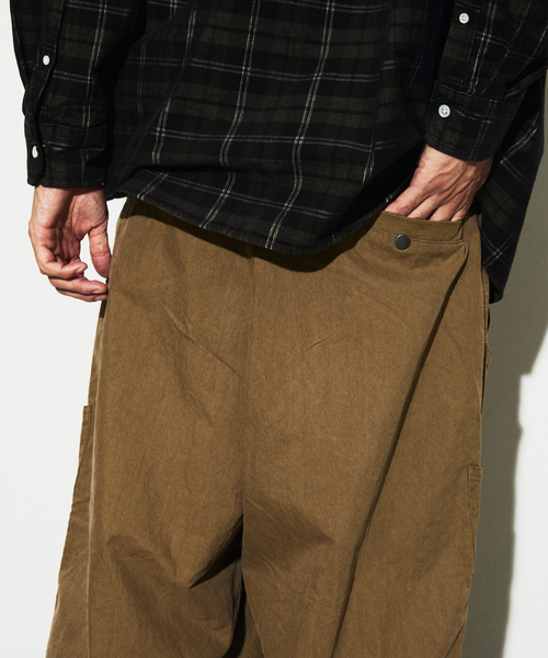 JOURNAL STANDARD（ジャーナルスタンダード）の「エアー フォーム カーゴ パンツ（カーゴパンツ・メンズ・ブラック/チャコールグレー/ブラウン系その他・MEDIUM/LARGE）」の9枚目の写真