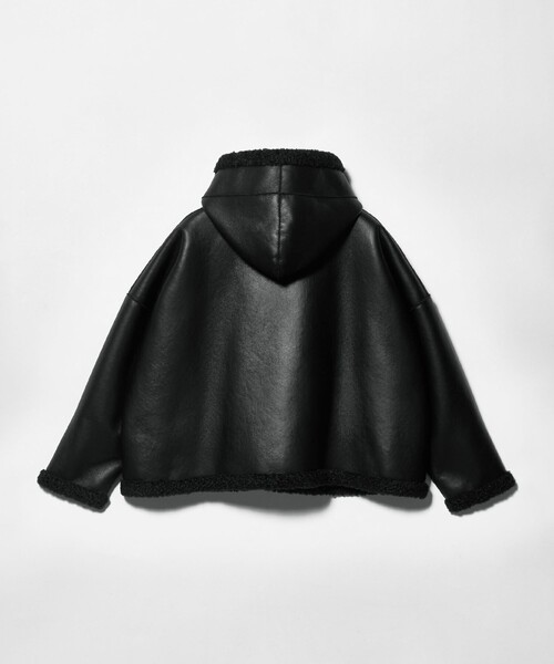 VACHEMENT（ヴァシュモン）の「＜VACHEMENT＞レザーライク ボア コンビ ジャケット（その他アウター・レディース・ブラック・FREE）」の2枚目の写真