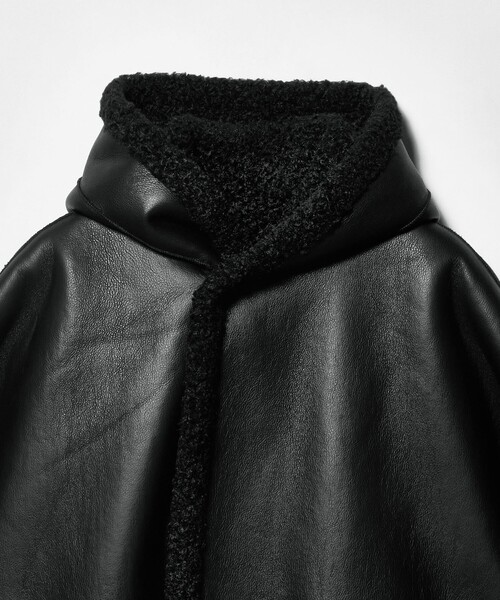 VACHEMENT（ヴァシュモン）の「＜VACHEMENT＞レザーライク ボア コンビ ジャケット（その他アウター・レディース・ブラック・FREE）」の3枚目の写真