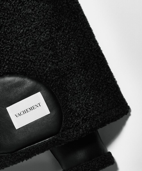 VACHEMENT（ヴァシュモン）の「＜VACHEMENT＞レザーライク ボア コンビ ジャケット（その他アウター・レディース・ブラック・FREE）」の6枚目の写真
