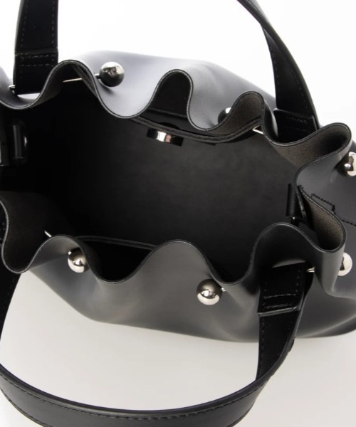 CACHELLIE（カシェリエ）の「METAL BALL 2WAY TOTE（ショルダーバッグ・レディース・チョコ/ブラック・FREE）」の5枚目の写真