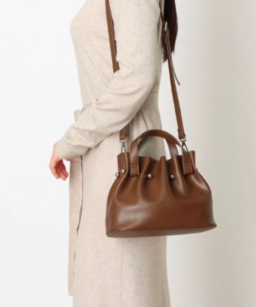 CACHELLIE（カシェリエ）の「METAL BALL 2WAY TOTE（ショルダーバッグ・レディース・チョコ/ブラック・FREE）」の7枚目の写真