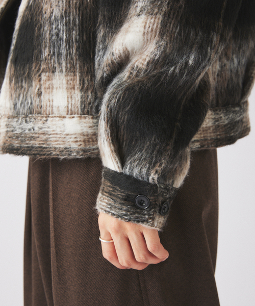 JOURNAL STANDARD relume（ジャーナルスタンダード　レリューム）の「シャギー オンブレ ワークジャケット（その他アウター・メンズ・ブラック/グリーン/ブラウン・LARGE/MEDIUM）」の4枚目の写真