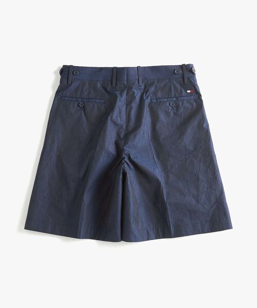 TOMMY HILFIGER(トミーヒルフィガー)の「ワイドレッグチノショーツ(チノパンツ・メンズ・ネイビー・46/48/52)」の4枚目の写真