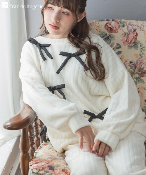 fran de lingerie(フランデランジェリー)の「もこもこ ルームウェア パジャマ 冬 レディース あったか モコモコ 着る毛布「メモリーフリース」(ルームウェア/パジャマ・レディース・ホワイト系その他/ダークグレー/ピンク系その他2・M-L)」の2枚目の写真