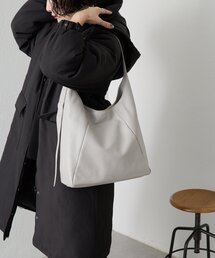 ear PAPILLONNER イアパピヨネ　ショルダーバッグ　グレー　本革 ear PAPILLONNER（イア パピヨネ） ショルダーバッグ バッグ 「本革