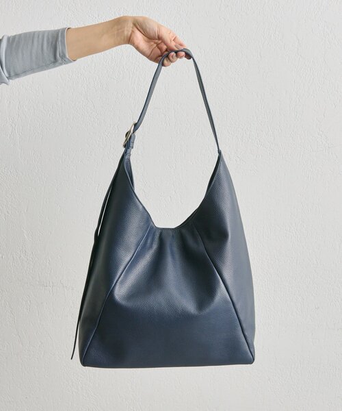 ear PAPILLONNER（イアパピヨネ）の「《本革/A4サイズ対応》ロングベルトショルダーバッグ（ショルダーバッグ・レディース・ライトグレー/ネイビー・FREE）」の20枚目の写真