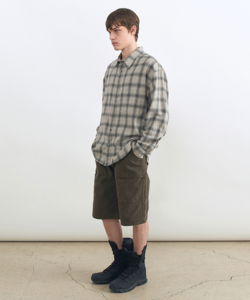INSILENCE（インサイロンス）の「ガーメントダイ バermuda ショーツ ブラウン（その他パンツ・レディース・その他・SMALL/MEDIUM/LARGE）」の2枚目の写真