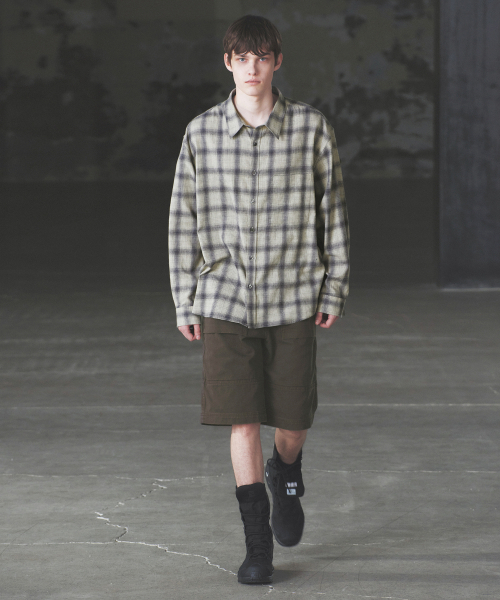 INSILENCE（インサイロンス）の「ガーメントダイ バermuda ショーツ ブラウン（その他パンツ・レディース・その他・SMALL/MEDIUM/LARGE）」の4枚目の写真