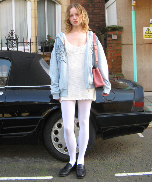 SINOON（シヌーン）の「Rose Embroidered Knit Sleeveless Dress (Cream)（ワンピース・レディース・アイボリー・FREE）」の3枚目の写真