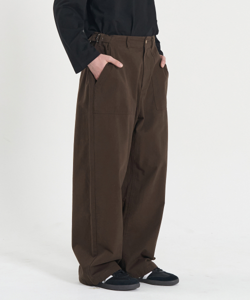 TOFFEE(トフィー)の「パティグビジョキャンバスコットンパンツ(BROWN)(その他パンツ・メンズ・その他・MEDIUM/LARGE/X-LARGE/SMALL)」の1枚目の写真