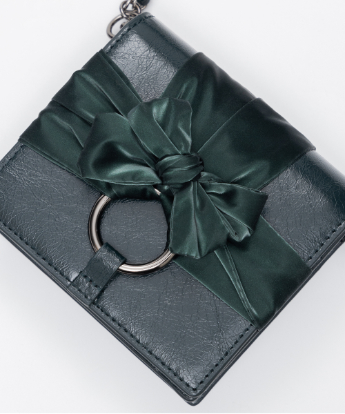 IUGAMAKARAS(イウガマカラス)の「Knotted Wallet Bag (Real Leather-GN)(メッセンジャーバッグ・レディース・その他・FREE)」の2枚目の写真
