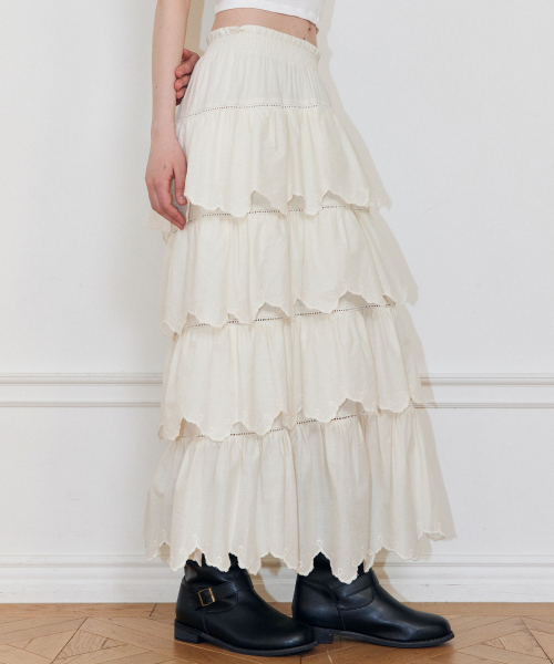 LADY VOLUME（レディーボリューム）の「カットバンドレイヤードラッフルスカート (クリームベージュ)（スカート・レディース・その他・SMALL/MEDIUM）」の2枚目の写真