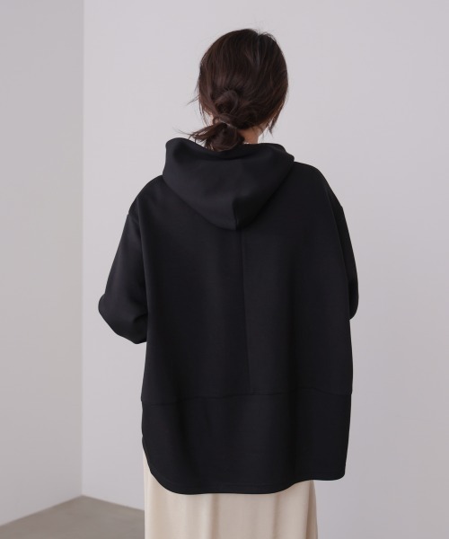 Bou Jeloud(ブージュルード)の「シルキーダンボールコクーンパーカー(パーカー・レディース・ブラック/オフホワイト/グレー・FREE)」の18枚目の写真