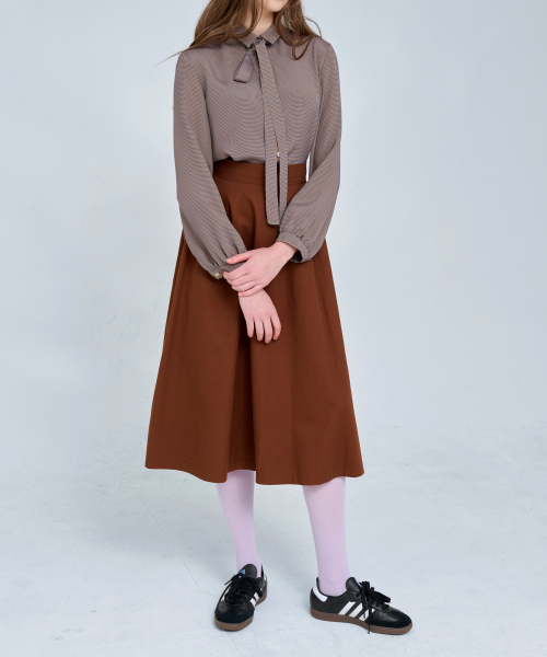 VOYONN（ボヨン）の「タイブラウスチェックブラウン0121（シャツ/ブラウス・レディース・ブラウン・MEDIUM/LARGE）」の3枚目の写真