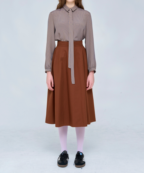 VOYONN（ボヨン）の「タイブラウスチェックブラウン0121（シャツ/ブラウス・レディース・ブラウン・MEDIUM/LARGE）」の5枚目の写真